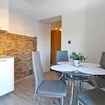 Spacious With Terrace And Bbq 아파트