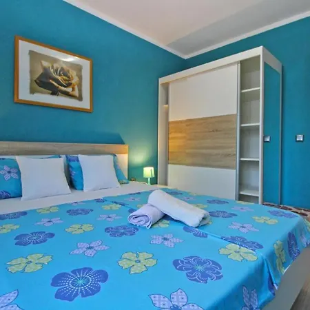 Apartment Spacious With Terrace And Bbq