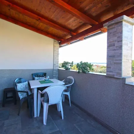 Apartment Spacious With Terrace And Bbq