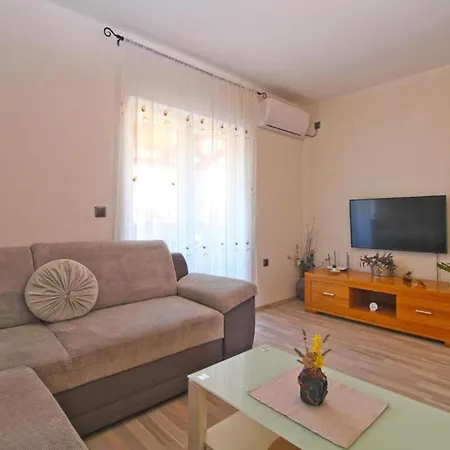 Spacious With Terrace And Bbq