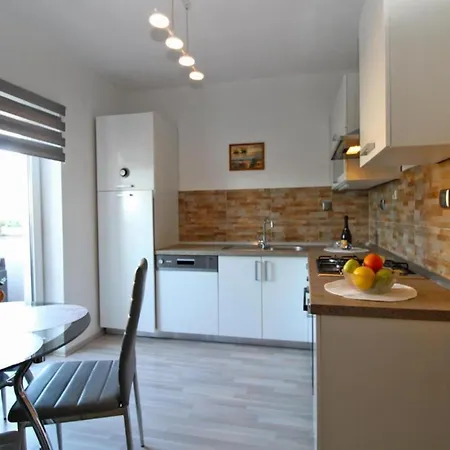 Apartment Spacious With Terrace And Bbq Fazana